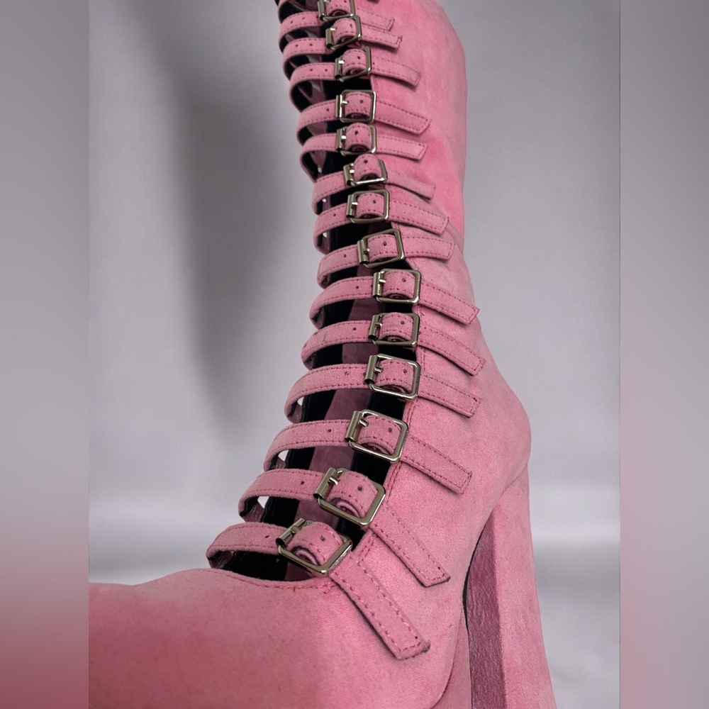 Current Mood “Transaction” Dusty Pink Platform Boots 💕 - Picture 5 of 16